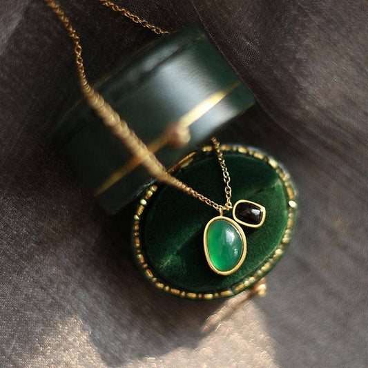 GREEN GEMSTONE NECKLACE