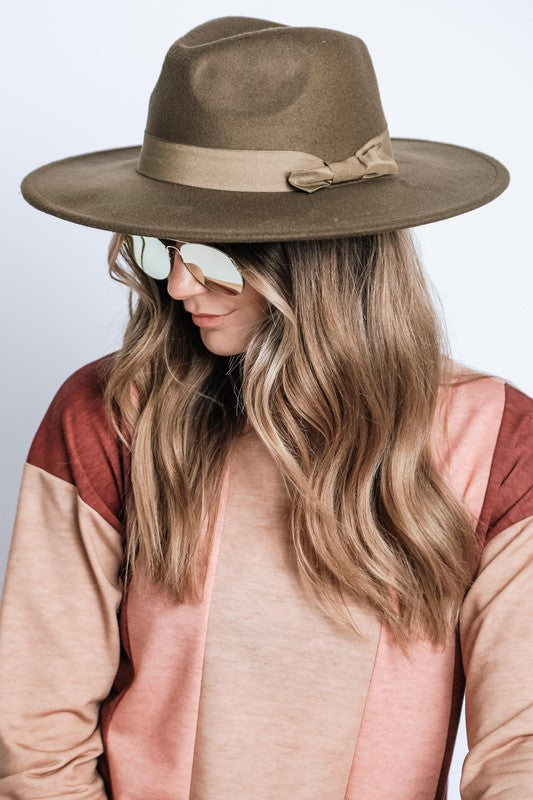 WIDE BRIM RIBBON FEDROA HAT