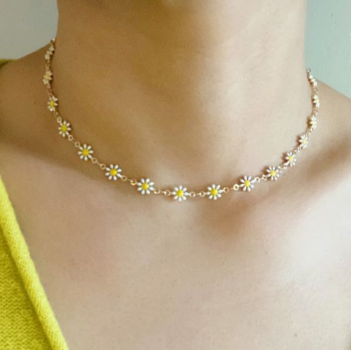 All Around Daisy Necklace